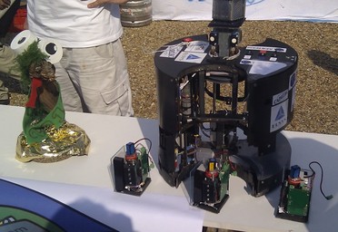 the robot, its beacon system and the Jury
Prize
